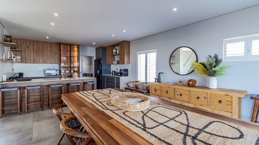 4 Bedroom Property for Sale in Pearl Bay Western Cape